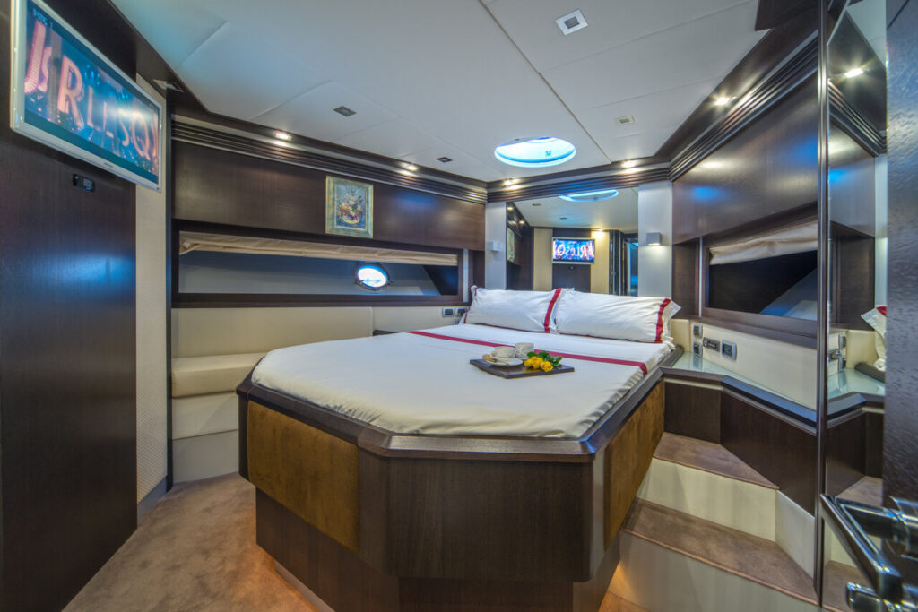 discovery yacht charter vip stateroom