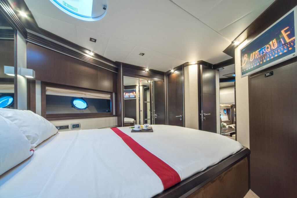 discovery yacht charter vip stateroom view