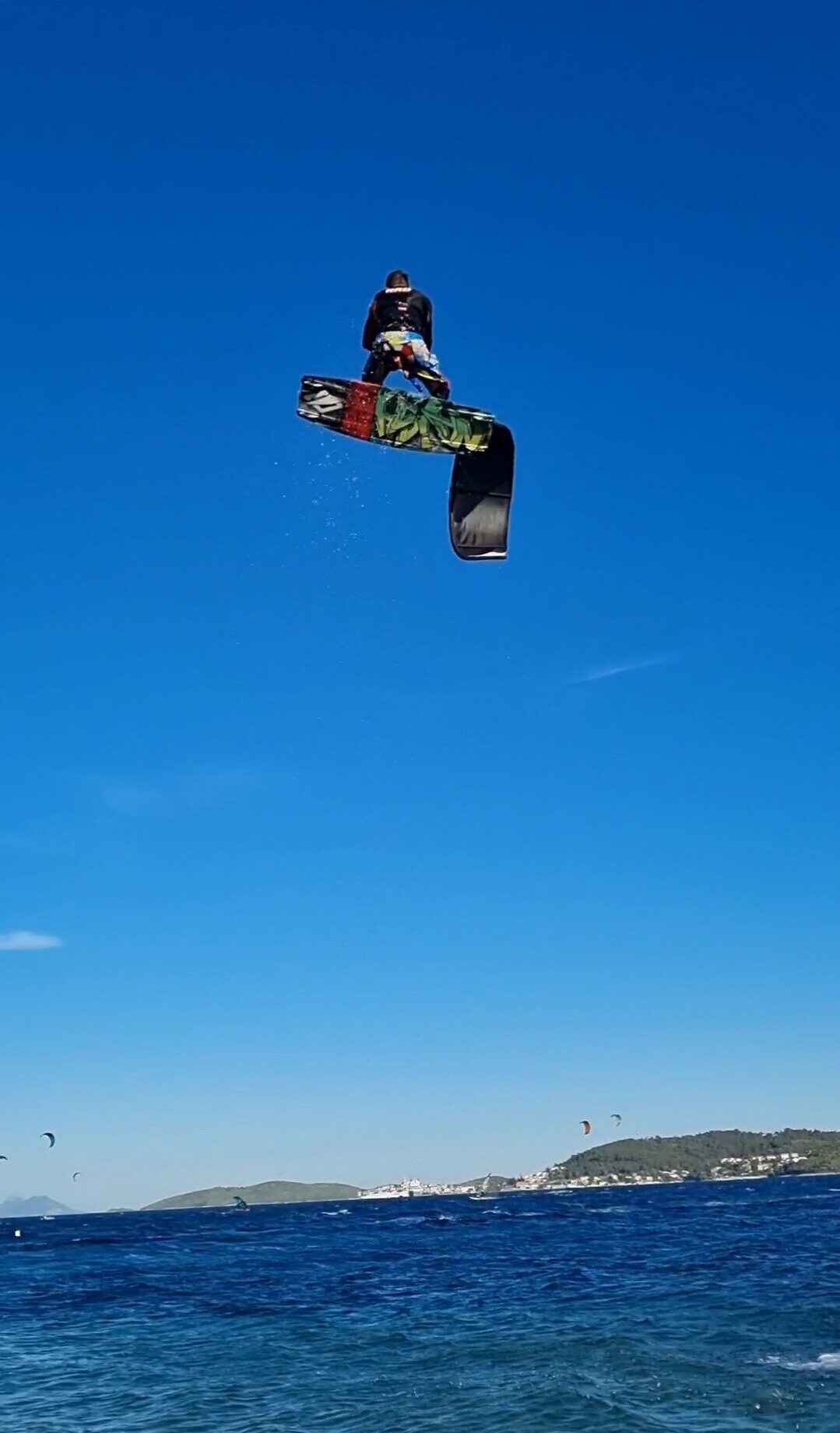 A very high kitesurf jumo