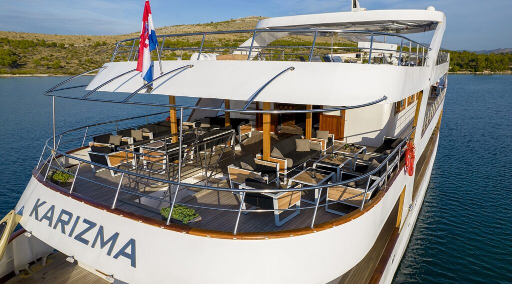 karizma yacht charter aft deck lounge