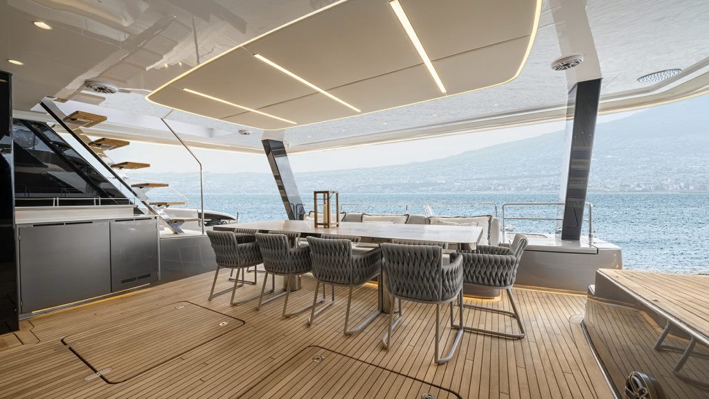 amileo catamaran yacht aft deck ()