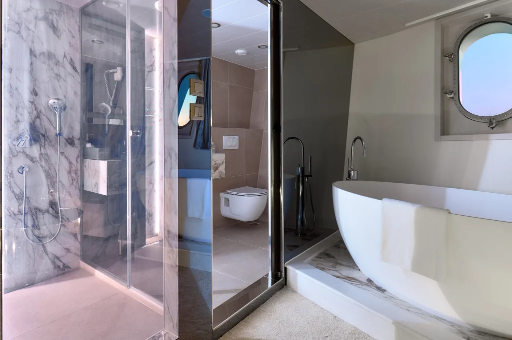 cristal yacht charter en suite with a shower