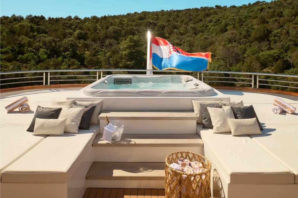 cristal yacht charter jacuzzi lounge