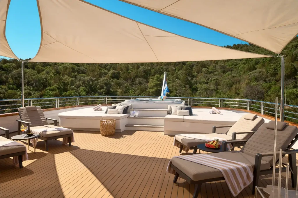 cristal yacht charter sundeck lounge