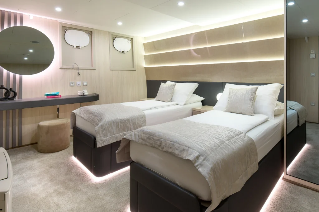 cristal yacht charter twin cabin starboard side