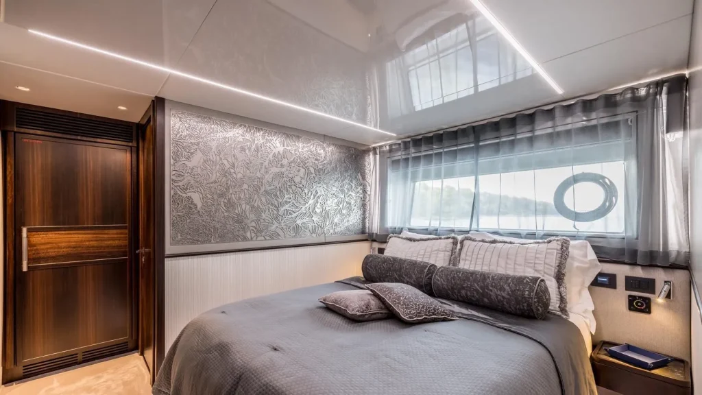 exit yacht charter double cabin view