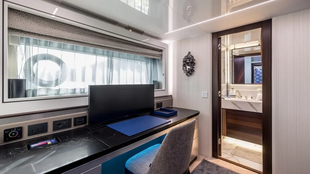 exit yacht charter master cabin table