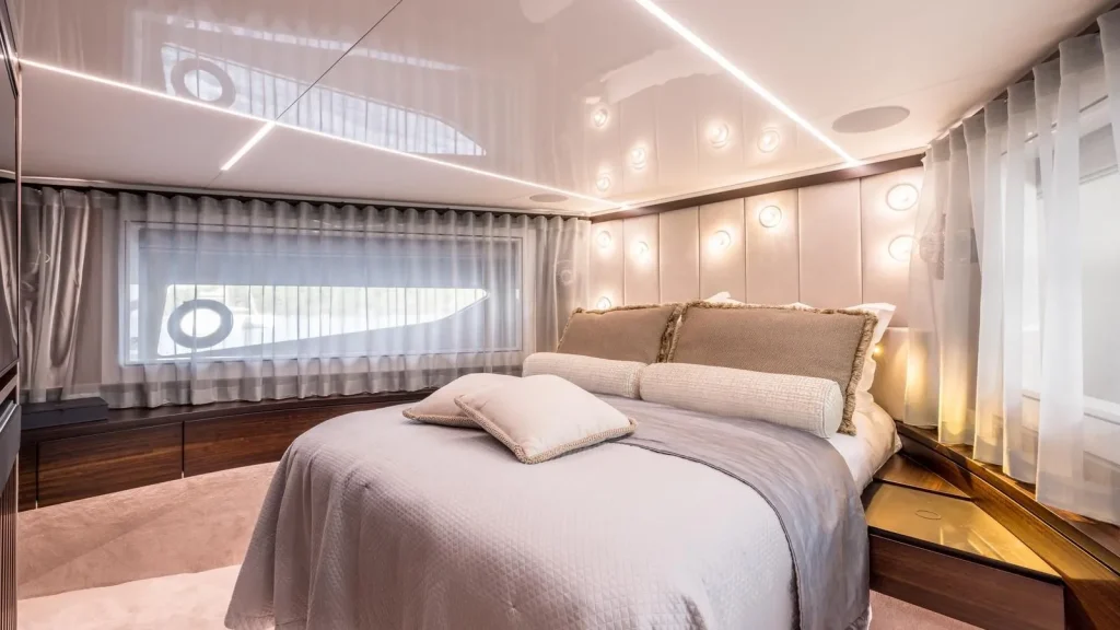 exit yacht charter vip cabin