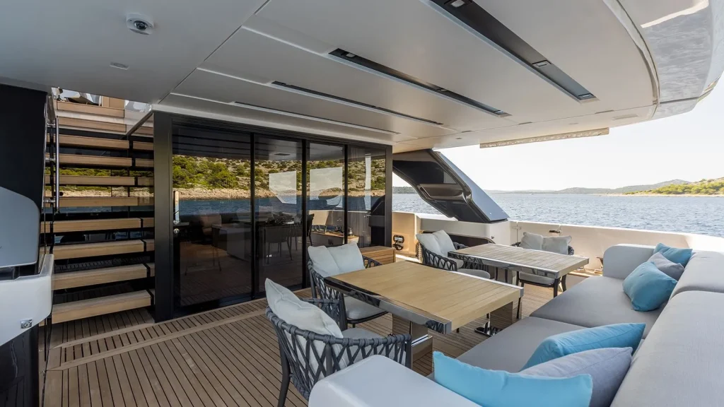 jicj yacht charter aft deck lounge