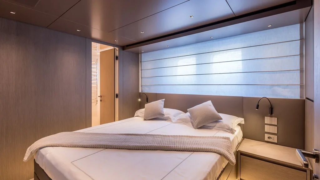 jicj yacht charter double cabin port