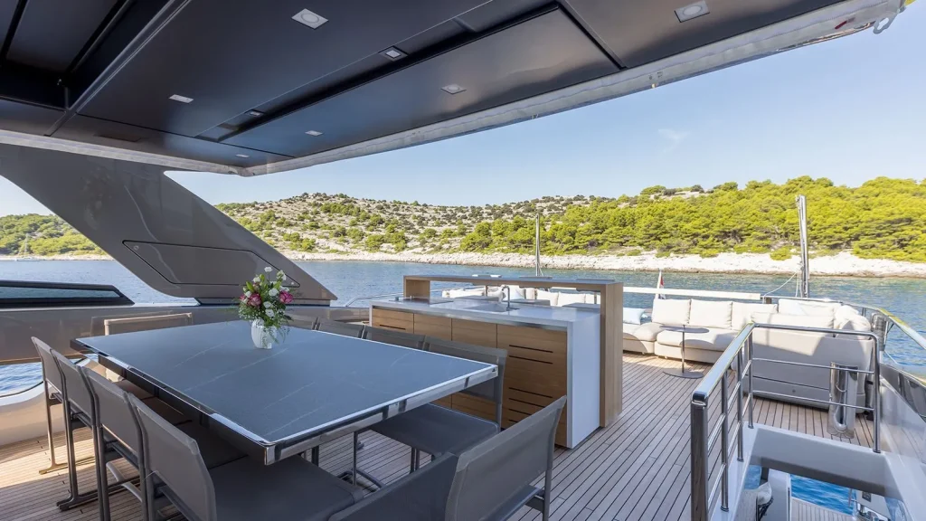 jicj yacht charter flybridge view