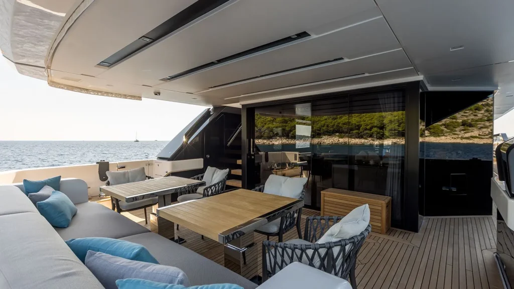 jicj yacht charter welcome aboard lounge