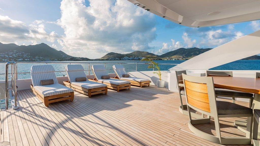 moskito yacht charter sundeck aft