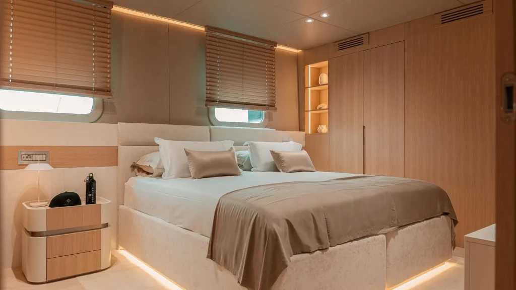 reposado yacht charter port double cabin