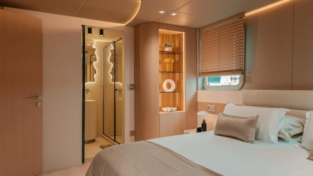 reposado yacht charter port double cabin en suite view