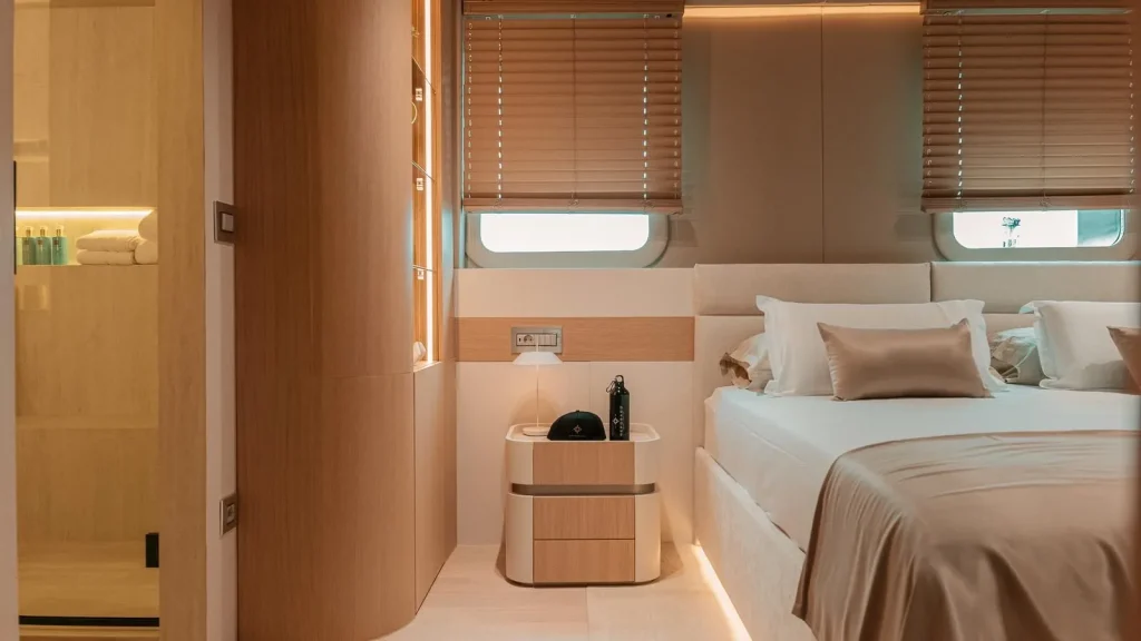 reposado yacht charter port double cabin view