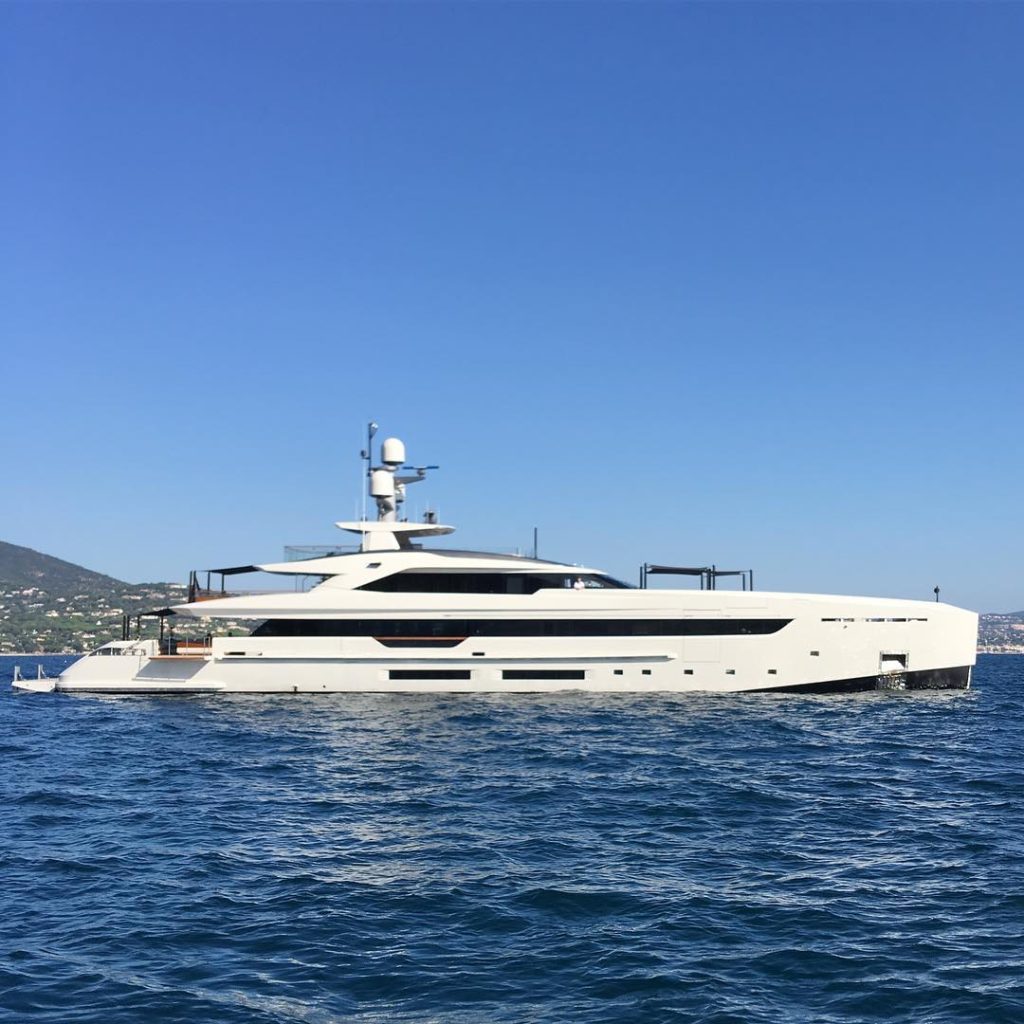 Vertige Yacht Review ()