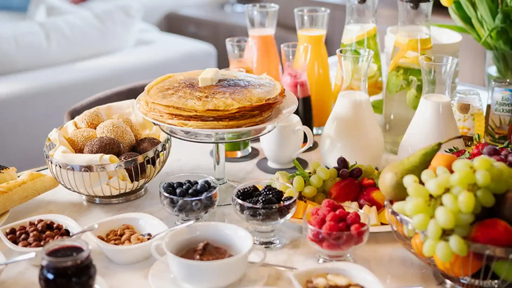 dream yacht charter breakfast table