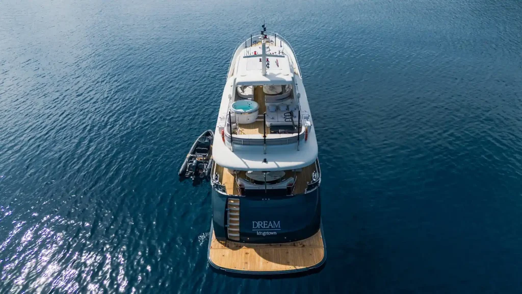 dream yacht charter stern