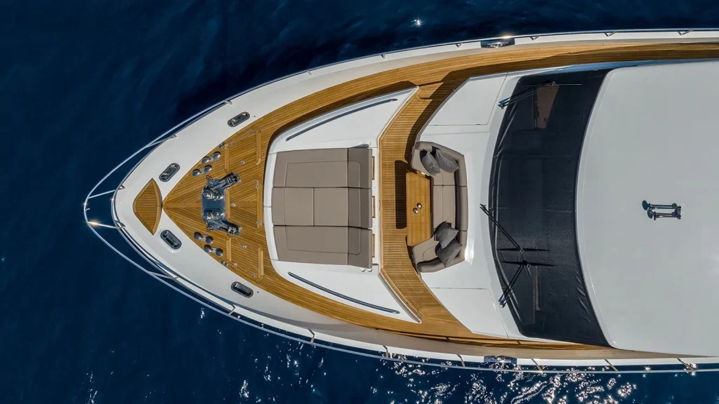 experience yacht charter bow