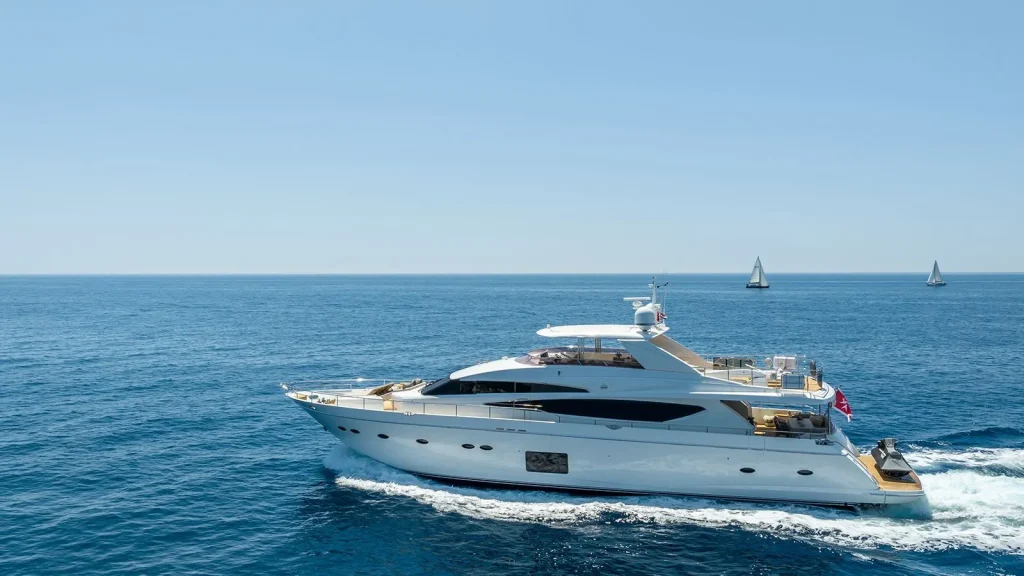 experience yacht charter cruising
