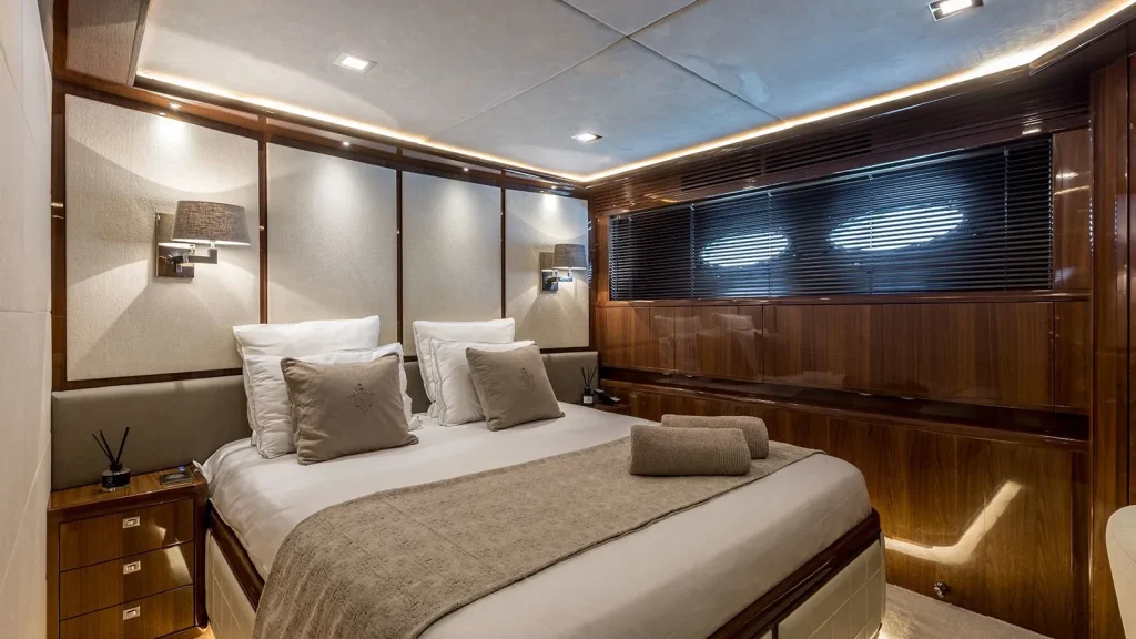 experience yacht charter double cabin