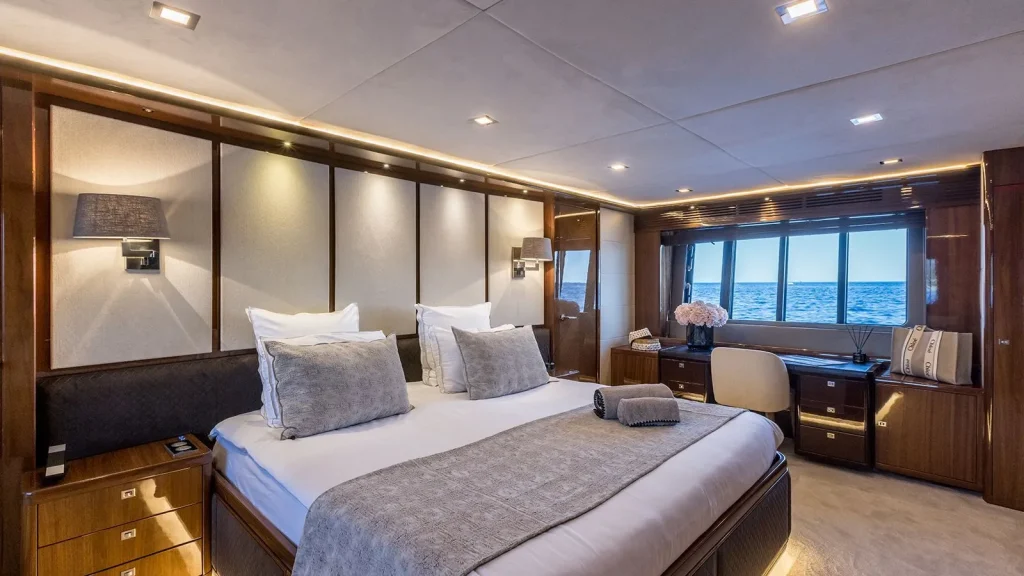 experience yacht charter master suite