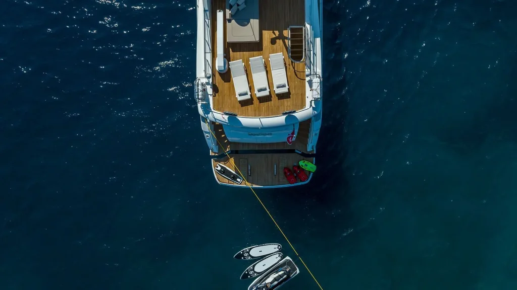 experience yacht charter stern view