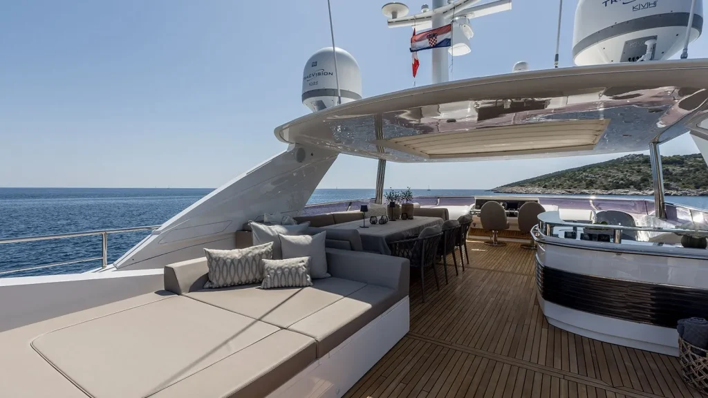 experience yacht charter sundeck area