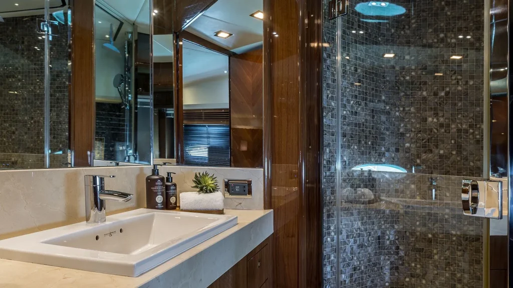experience yacht charter vip cabin en suite