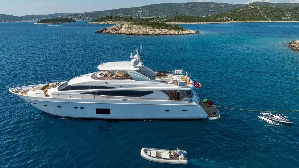 experience yacht charter with water toys