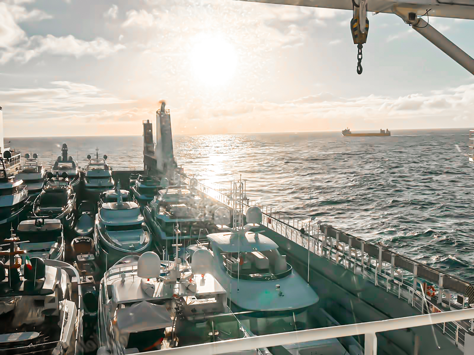 DYT Yacht transport () DYT superyacht transport ()