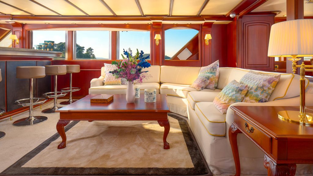 to je to yacht charter salon sofa