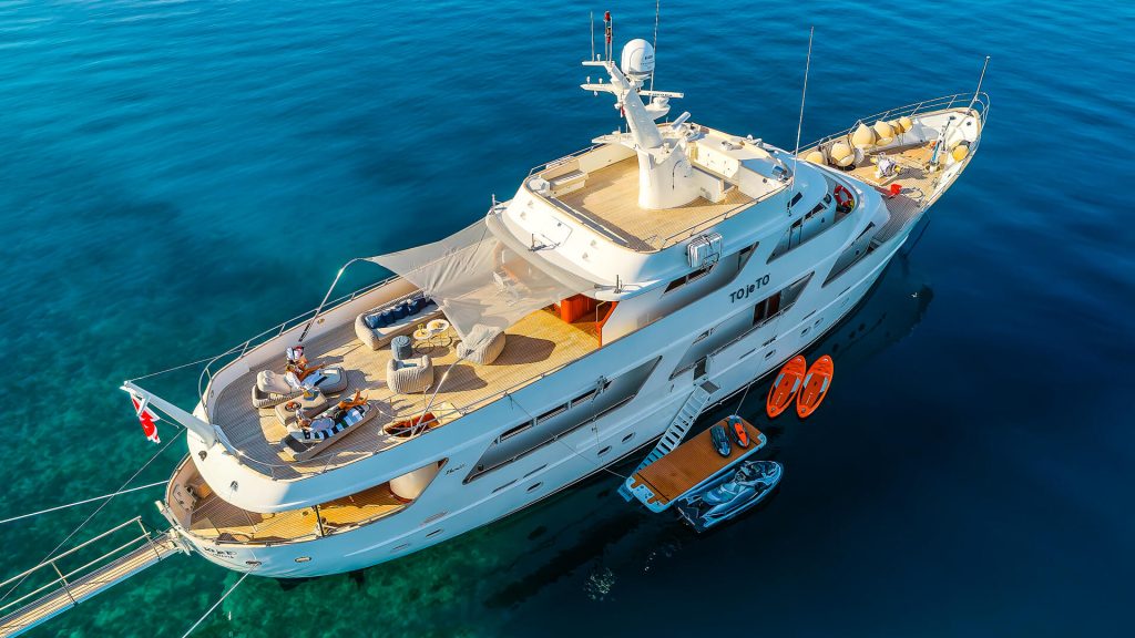 to je to yacht charter water toys aerial view