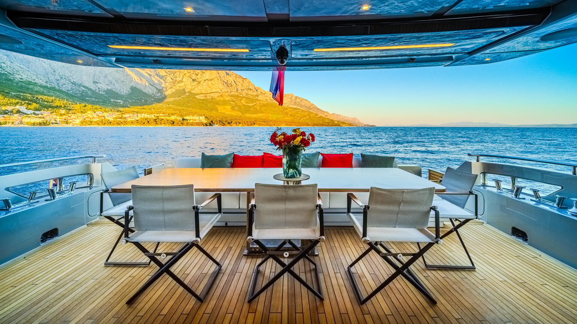 NO STRESS Yacht Charter Main Deck Aft Dining NO STRESS 888 Yacht Charter Main Deck Aft Dining