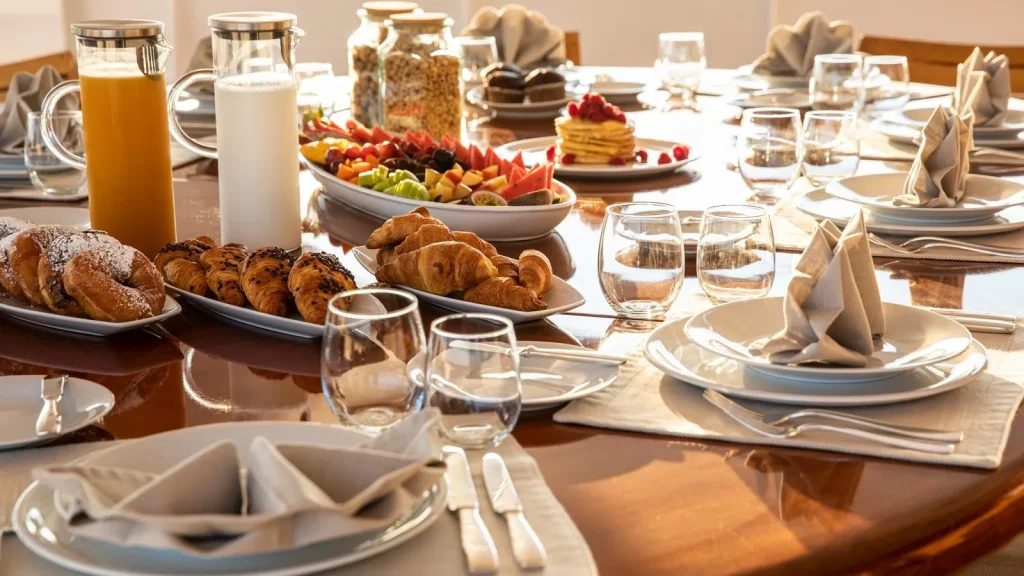 victory yacht charter breakfast