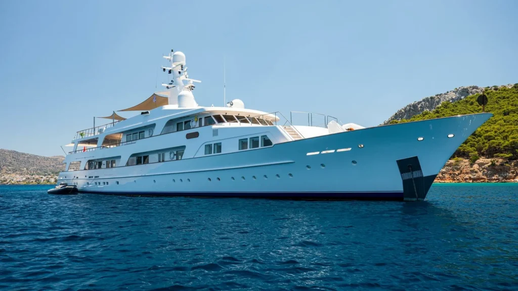 victory yacht charter side view