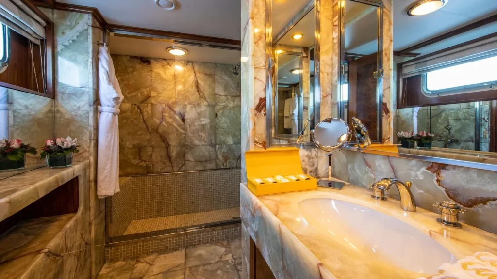 victory yacht charter vip stateroom en suite