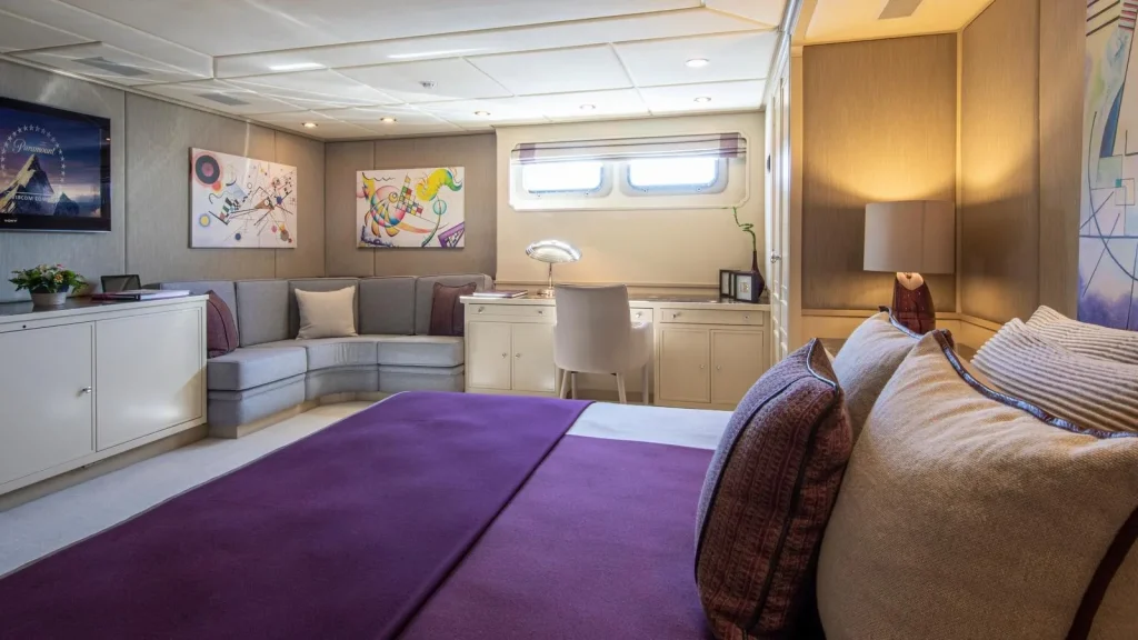 victory yacht charter vip stateroom with vanity table